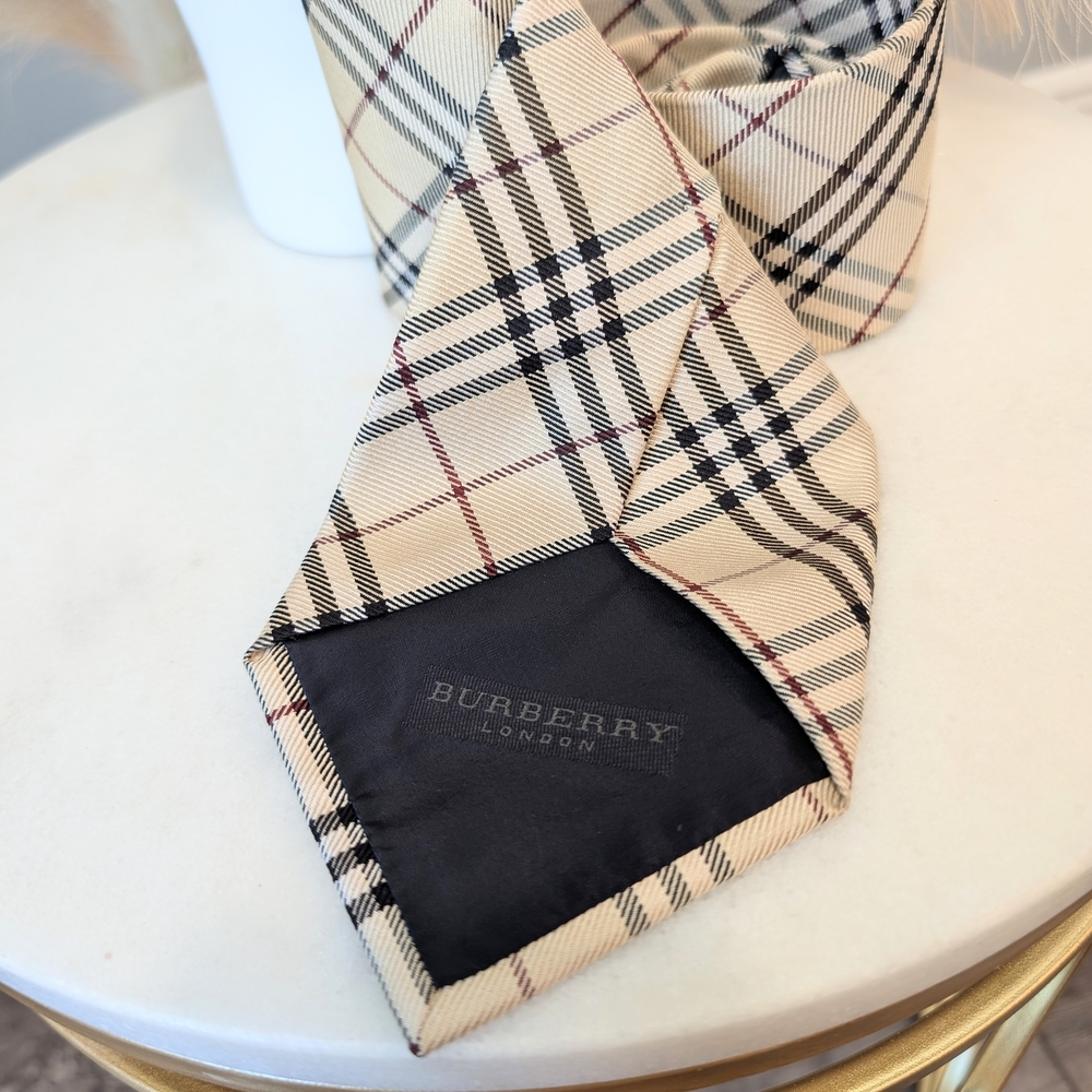 Burberry London Classic Plaid Mens Tie - Picture 2 of 10